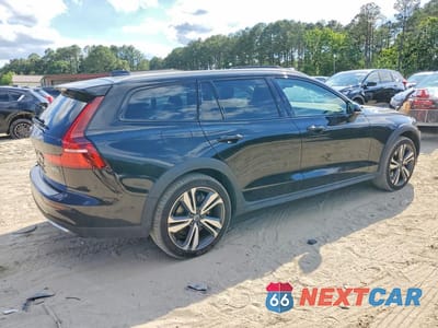 Trzecie zdjęcie samochodu z tyłu: 2025 VOLVO V60 CROSS COUNTRY PLUS VIN:YV4L12WK6S2148527 - miniatura