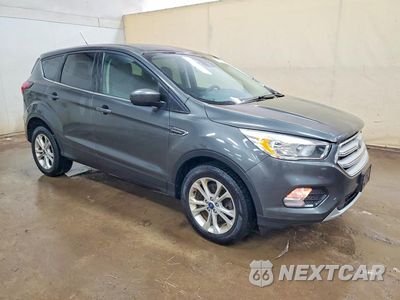 Czwarte zdjęcie samochodu z boku: 2019 FORD ESCAPE SE VIN:1FMCU9GD5KUB82123 - miniatura
