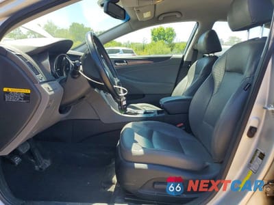 Zdjęcie 7 z 12 samochodu: 2013 HYUNDAI SONATA HYBRID VIN:KMHEC4A48DA098258 - miniatura