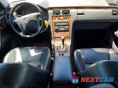 Zdjęcie 8 z 12 samochodu: 2000 MERCEDES-BENZ E 320 VIN:WDBJF65J5YB157898 - miniatura