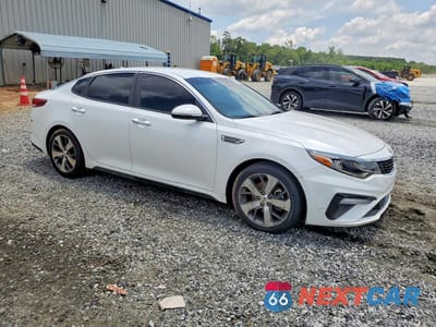 Czwarte zdjęcie samochodu z boku: 2020 KIA OPTIMA S VIN:5XXGT4L35LG417023 - miniatura