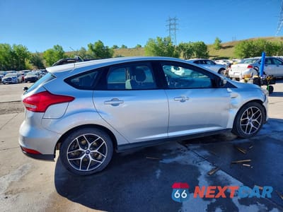 Trzecie zdjęcie samochodu z tyłu: 2018 FORD FOCUS SEL VIN:1FADP3M21JL211708 - miniatura