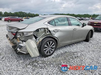 Trzecie zdjęcie samochodu z tyłu: 2021 LEXUS ES 300H VIN:58ADA1C19MU004060 - miniatura