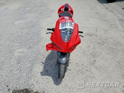 Piąte zdjęcie samochodu w środku: 2025 DUCATI PANIGALE V4 VIN:ZDMDAG6W8SB001072 - miniatura