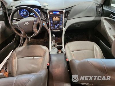 Zdjęcie 8 z 12 samochodu: 2013 HYUNDAI SONATA LIMITED VIN:5NPEC4AC8DH535647 - miniatura
