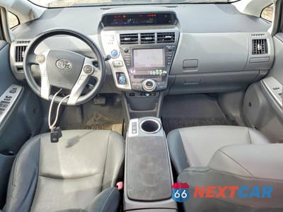 Zdjęcie 8 z 12 samochodu: 2013 TOYOTA PRIUS V FIVE VIN:JTDZN3EU7D3258848 - miniatura