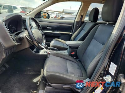 Zdjęcie 7 z 13 samochodu: 2016 MITSUBISHI OUTLANDER SE VIN:JA4AD3A38GZ011797 - miniatura