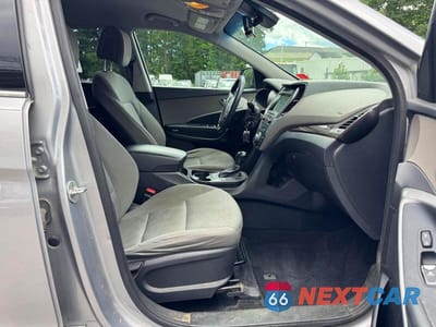 Zdjęcie 7 z 11 samochodu: 2018 HYUNDAI SANTA FE SE VIN:KM8SMDHF7JU271060 - miniatura