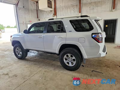 Drugie zdjęcie samochodu z przodu: 2020 TOYOTA 4RUNNER SR5 VIN:JTEBU5JR3L5802360 - miniatura