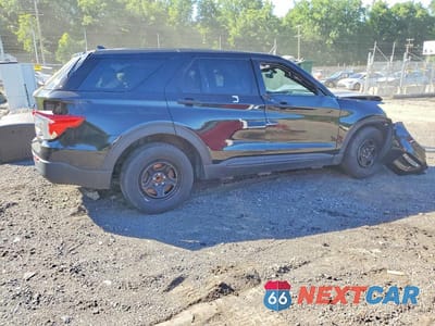 Trzecie zdjęcie samochodu z tyłu: 2021 FORD EXPLORER POLICE INTERCEPTOR VIN:1FM5K8AWXMNA14493 - miniatura
