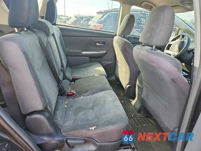 Zdjęcie 10 z 12 samochodu: 2014 TOYOTA PRIUS V TWO VIN:JTDZN3EU2E3299437 - miniatura