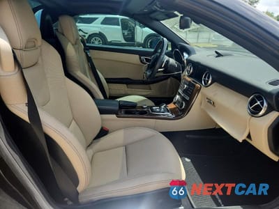 Zdjęcie 10 z 12 samochodu: 2019 MERCEDES-BENZ SLC 300 VIN:WDDPK3JA8KF156939 - miniatura