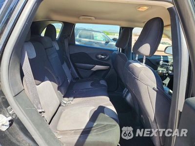 Zdjęcie 11 z 13 samochodu: 2018 JEEP CHEROKEE LATITUDE VIN:1C4PJLCB0JD524575 - miniatura