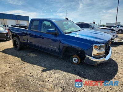 Czwarte zdjęcie samochodu z boku: 2019 CHEVROLET SILVERADO LD K1500 LT VIN:2GCVKPEC4K1175659 - miniatura