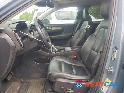 Zdjęcie 7 z 13 samochodu: 2020 VOLVO XC40 T5 INSCRIPTION VIN:YV4162UL3L2171480 - miniatura
