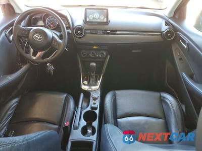 Zdjęcie 8 z 12 samochodu: 2017 TOYOTA YARIS IA BASE VIN:3MYDLBYV3HY180999 - miniatura