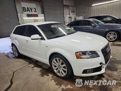 Czwarte zdjęcie samochodu z boku: 2011 AUDI A3 PREMIUM VIN:WAUBJBFM0BA054596 - miniatura