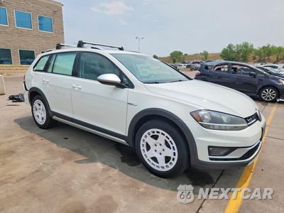 Czwarte zdjęcie samochodu z boku: 2019 VOLKSWAGEN GOLF ALLTRACK S VIN:3VWM17AU3KM519081 - miniatura