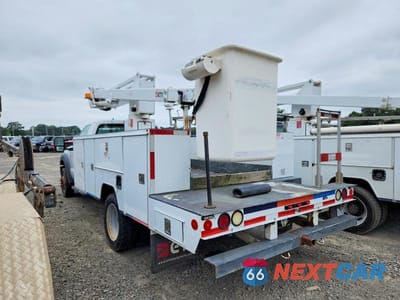 Trzecie zdjęcie samochodu z tyłu: 2014 FORD F450 SUPER DUTY BUCKET TRUCK VIN:1FDUF4GY1EEB66973 - miniatura