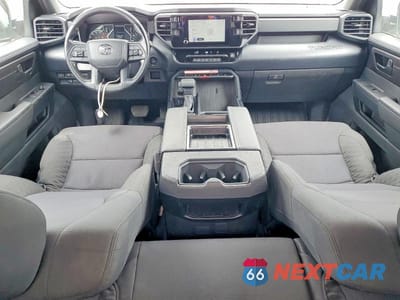 Zdjęcie 8 z 13 samochodu: 2025 TOYOTA TUNDRA SR VIN:5TFKB5AA7SX047317 - miniatura