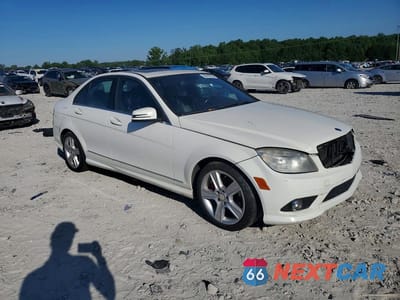 Czwarte zdjęcie samochodu z boku: 2010 MERCEDES-BENZ C 300 VIN:WDDGF5EB0AR107444 - miniatura