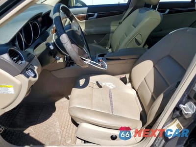 Zdjęcie 7 z 12 samochodu: 2013 MERCEDES-BENZ C 300 4MATIC VIN:WDDGF8AB4DR296109 - miniatura