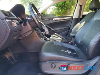 Zdjęcie 7 z 12 samochodu: 2017 VOLKSWAGEN PASSAT SE VIN:1VWBT7A31HC035672 - miniatura