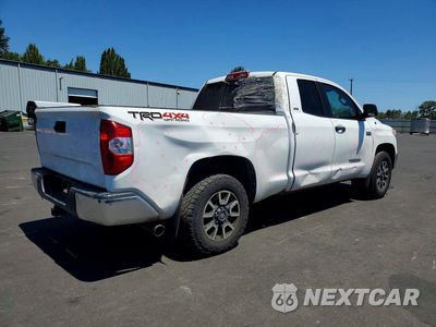 Trzecie zdjęcie samochodu z tyłu: 2017 TOYOTA TUNDRA SR5 VIN:5TFUY5F14HX617945 - miniatura