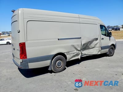 Trzecie zdjęcie samochodu z tyłu: 2024 MERCEDES BENZ SPRINTER 2500 DELIVERY VAN VIN:W1Y4KCHY1RT180930 - miniatura
