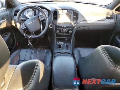 Zdjęcie 8 z 12 samochodu: 2013 CHRYSLER 300 S VIN:2C3CCABG2DH711676 - miniatura