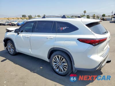 Drugie zdjęcie samochodu z przodu: 2022 TOYOTA HIGHLANDER HYBRID PLATINUM VIN:5TDEBRCH0NS101520 - miniatura