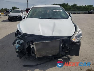 Piąte zdjęcie samochodu w środku: 2017 HYUNDAI ACCENT SE VIN:KMHCT4AE9HU314557 - miniatura