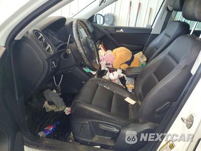 Zdjęcie 7 z 12 samochodu: 2015 VOLKSWAGEN TIGUAN S VIN:WVGBV7AX9FW610804 - miniatura