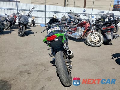 Czwarte zdjęcie samochodu z boku: 2016 KAWASAKI EX300 B VIN:JKAEX8B10GDA25969 - miniatura