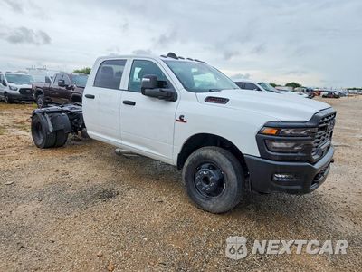 Czwarte zdjęcie samochodu z boku: 2026 RAM 3500 TRADESMAN VIN:3C7WRTCL9TG155866 - miniatura