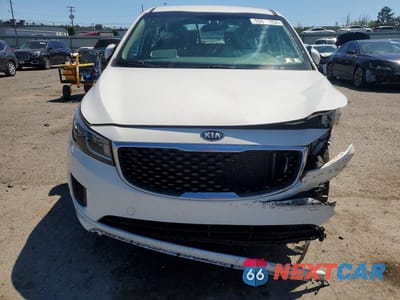 Piąte zdjęcie samochodu w środku: 2018 KIA SEDONA L VIN:KNDMA5C15J6409836 - miniatura