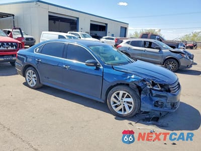 Czwarte zdjęcie samochodu z boku: 2018 VOLKSWAGEN PASSAT SE VIN:1VWBA7A34JC043342 - miniatura
