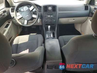 Zdjęcie 8 z 13 samochodu: 2007 CHRYSLER 300 VIN:2C3KA43R07H868582 - miniatura