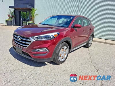 Drugie zdjęcie samochodu z przodu: 2017 HYUNDAI TUCSON SE VIN:KM8J23A48HU540794 - miniatura