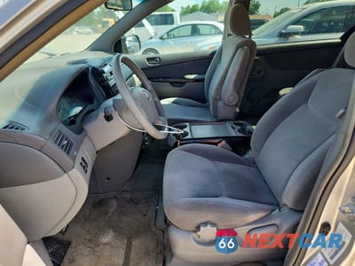 Zdjęcie 7 z 13 samochodu: 2004 TOYOTA SIENNA LE 7 PASSENGER VIN:5TDZA23C64S086391 - miniatura