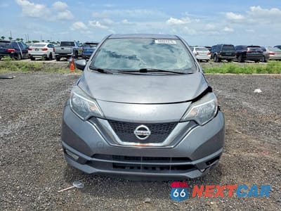 Piąte zdjęcie samochodu w środku: 2017 NISSAN VERSA NOTE SV VIN:3N1CE2CPXHL368674 - miniatura