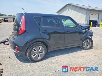 Trzecie zdjęcie samochodu z tyłu: 2017 KIA SOUL EV + VIN:KNDJX3AE8H7024383 - miniatura