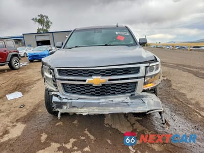 Piąte zdjęcie samochodu w środku: 2020 CHEVROLET SUBURBAN C1500 LT VIN:1GNSCHKC6LR301644 - miniatura