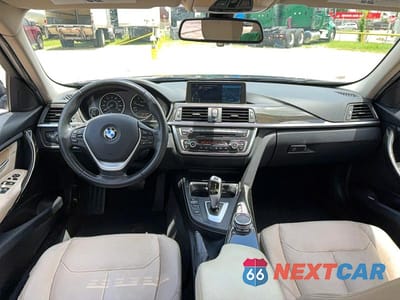 Zdjęcie 9 z 10 samochodu: 2015 BMW 328 D VIN:WBA3D3C54FK157700 - miniatura