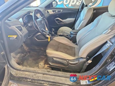Zdjęcie 7 z 12 samochodu: 2014 HYUNDAI VELOSTER BASE VIN:KMHTC6AD0EU197143 - miniatura
