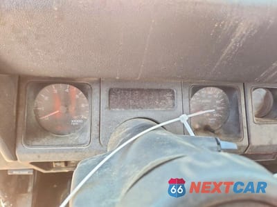 Zdjęcie 9 z 12 samochodu: 1994 JEEP WRANGLER / YJ S VIN:1J4FY19P9RP422033 - miniatura
