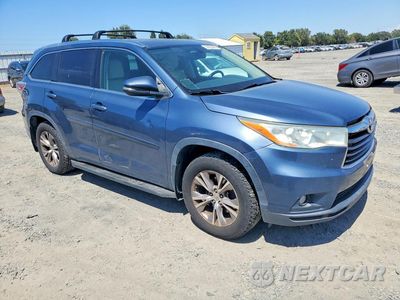 Czwarte zdjęcie samochodu z boku: 2014 TOYOTA HIGHLANDER XLE VIN:5TDJKRFH8ES020372 - miniatura