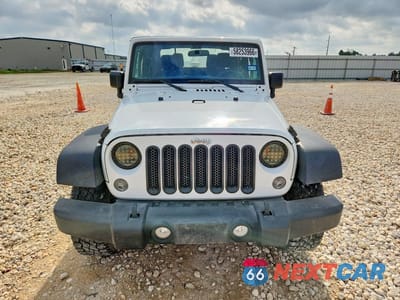 Piąte zdjęcie samochodu w środku: 2015 JEEP WRANGLER SPORT VIN:1C4AJWAG1FL601375 - miniatura