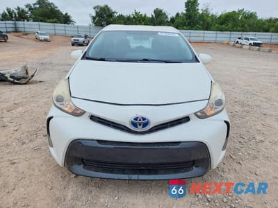 Piąte zdjęcie samochodu w środku: 2015 TOYOTA PRIUS V THREE VIN:JTDZN3EU4FJ028280 - miniatura