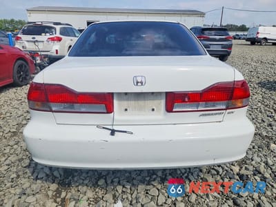 Zdjęcie 6 z 12 samochodu: 2001 HONDA ACCORD EX VIN:JHMCG668X1C021106 - miniatura